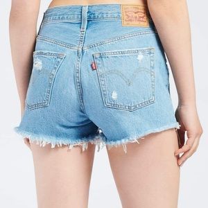 Levi's Women 501 Short Sansome Straggler
